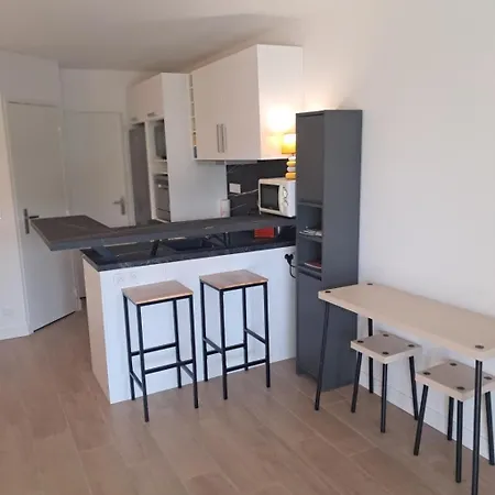 Pascale D1 Proximité Avec Terrasse Et Parking